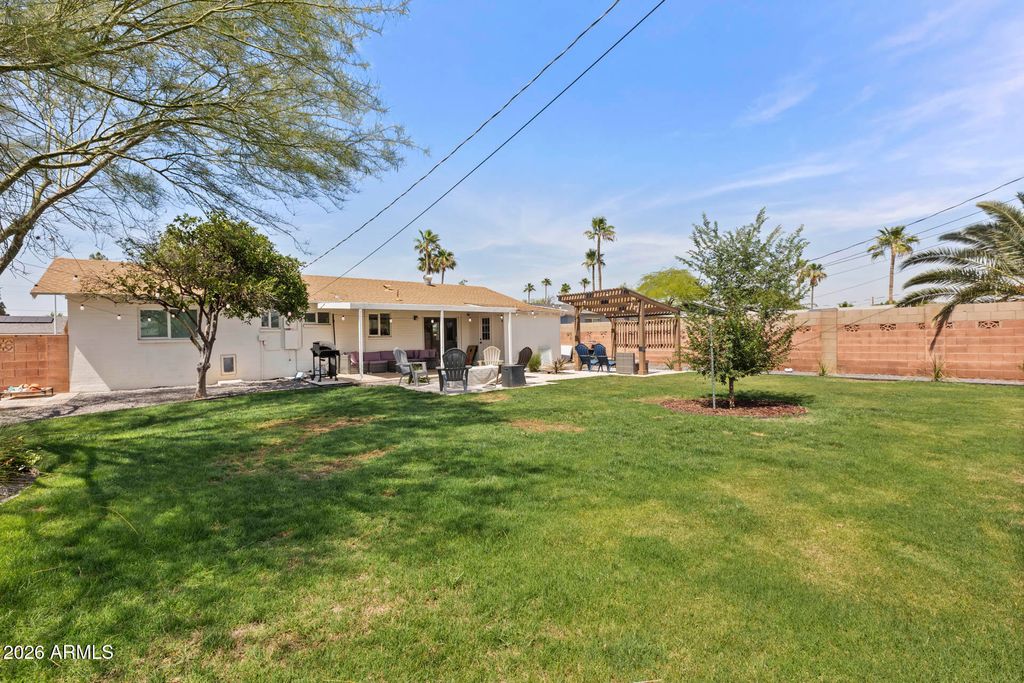Image 15 of property listing at 1321 W 14TH Street, Tempe, AZ 85281