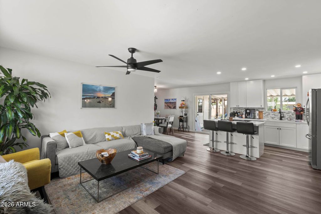 Image 2 of property listing at 1321 W 14TH Street, Tempe, AZ 85281