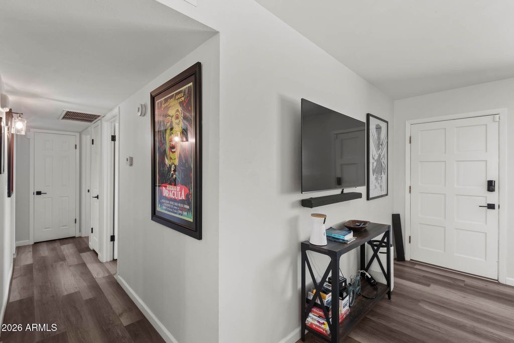 Image 6 of property listing at 1321 W 14TH Street, Tempe, AZ 85281