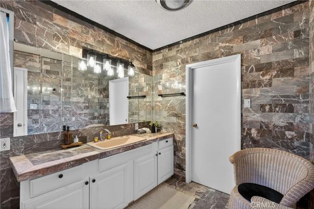 20934 Tulsa, Chatsworth, CA 91311