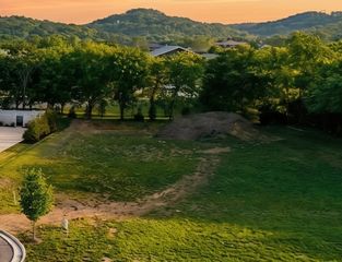 1107 McCall Ct, Brentwood, TN 37027