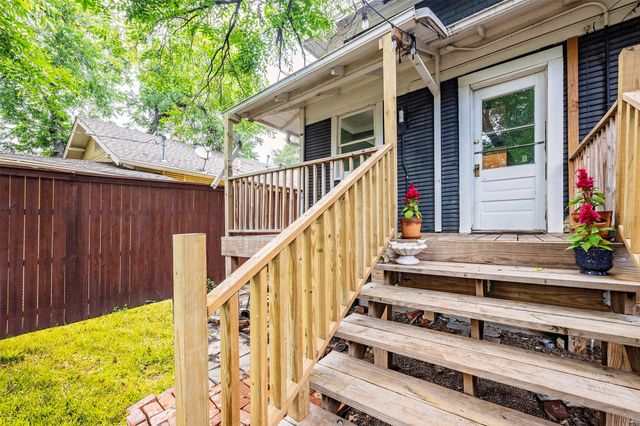 2216 Alston Avenue, Fort Worth, TX 76110