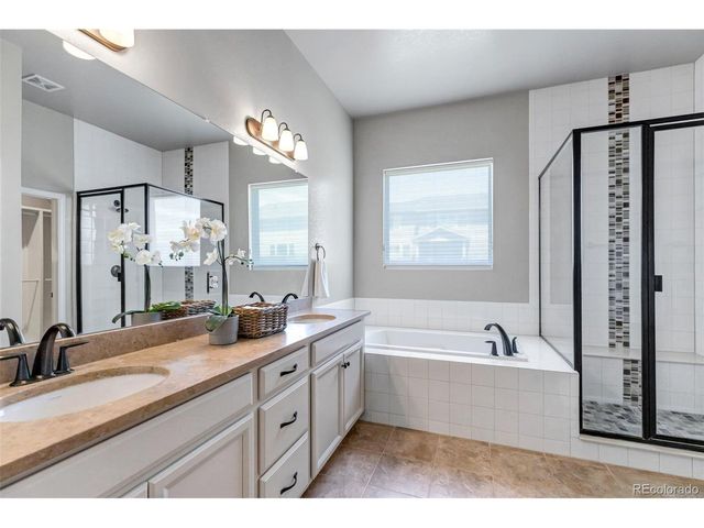26945 E Costilla Dr, Aurora, CO 80016