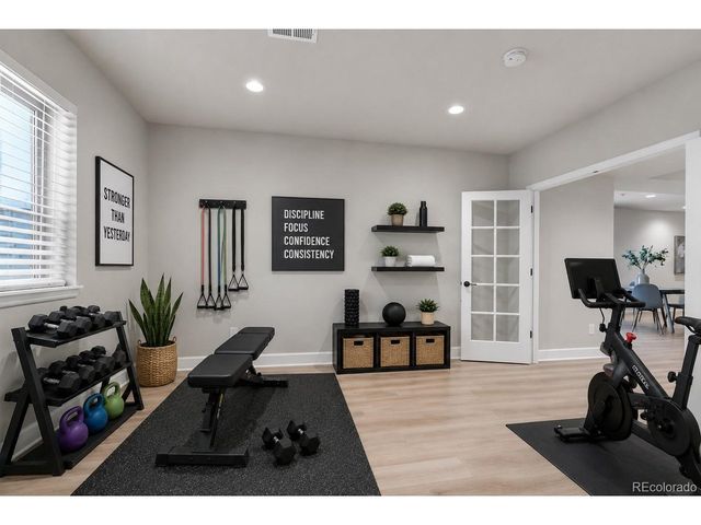 26945 E Costilla Dr, Aurora, CO 80016