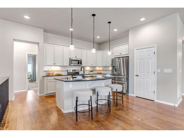 26945 E Costilla Dr, Aurora, CO 80016