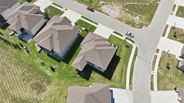 4225 NE Overbrook Drive, Lee's Summit, MO 64064
