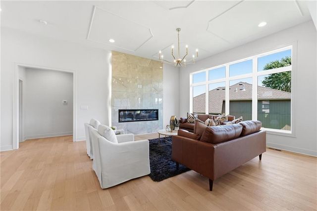 4225 NE Overbrook Drive, Lee's Summit, MO 64064