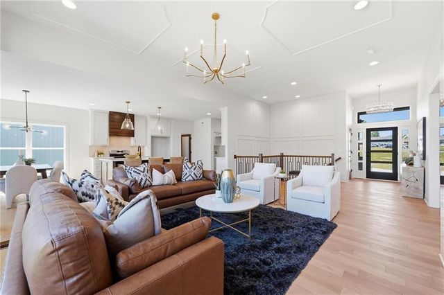 4225 NE Overbrook Drive, Lee's Summit, MO 64064
