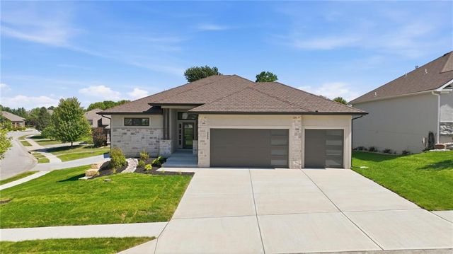 4225 NE Overbrook Drive, Lee's Summit, MO 64064