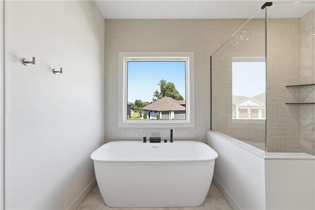 4225 NE Overbrook Drive, Lee's Summit, MO 64064
