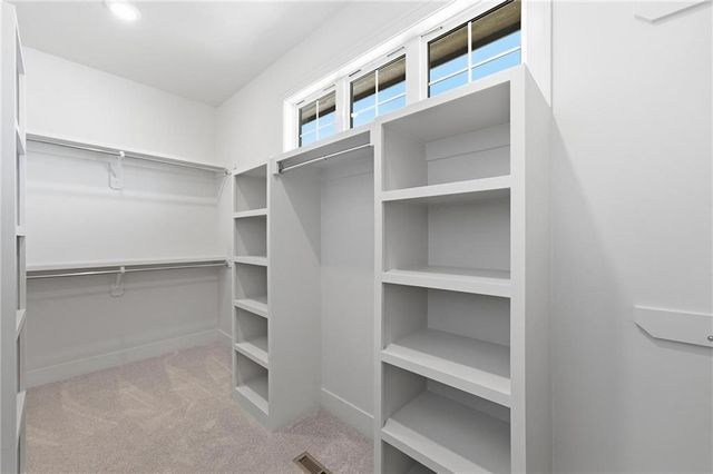 4225 NE Overbrook Drive, Lee's Summit, MO 64064