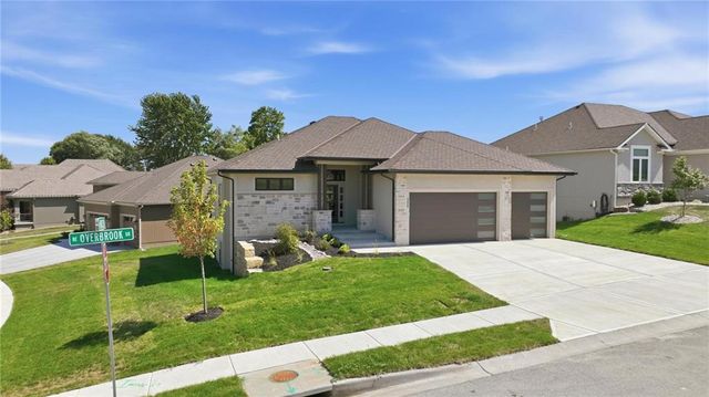 4225 NE Overbrook Drive, Lee's Summit, MO 64064