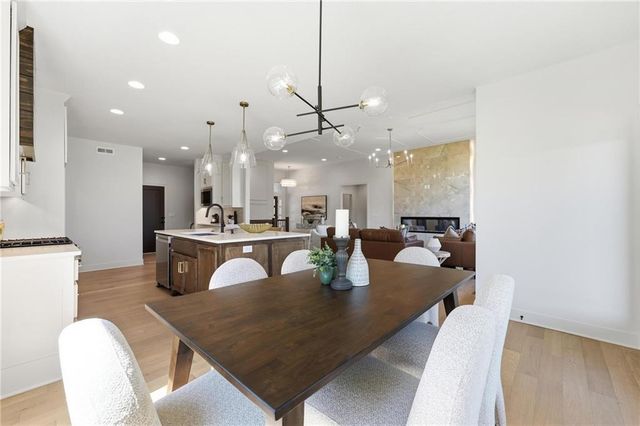 4225 NE Overbrook Drive, Lee's Summit, MO 64064