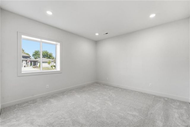4225 NE Overbrook Drive, Lee's Summit, MO 64064