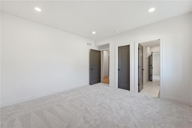 4225 NE Overbrook Drive, Lee's Summit, MO 64064