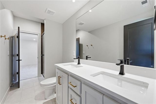 4225 NE Overbrook Drive, Lee's Summit, MO 64064