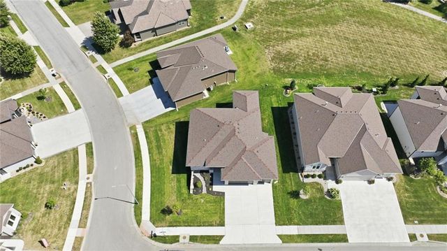 4225 NE Overbrook Drive, Lee's Summit, MO 64064