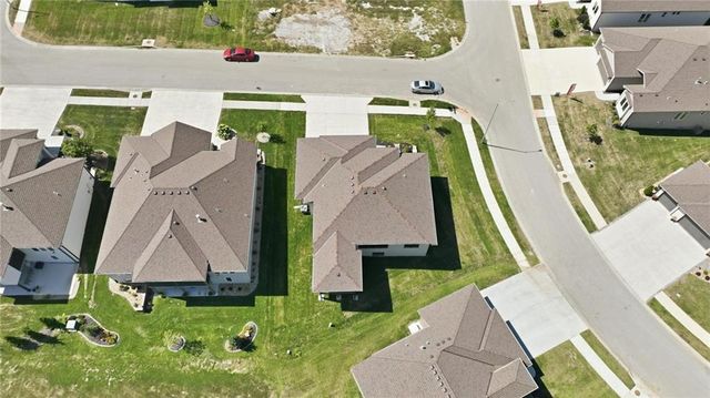 4225 NE Overbrook Drive, Lee's Summit, MO 64064