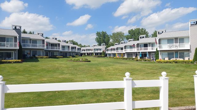 1359 Lake Shore Drive, Brooklyn, MI 49230