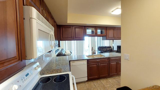 1359 Lake Shore Drive, Brooklyn, MI 49230