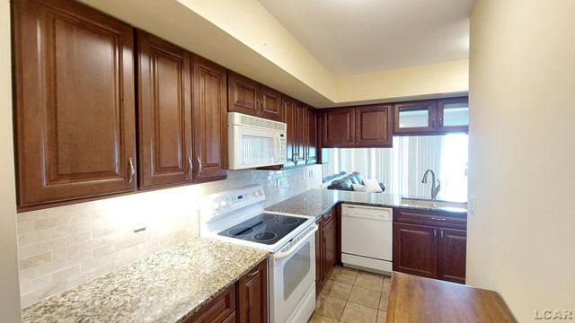 1359 Lake Shore Drive, Brooklyn, MI 49230