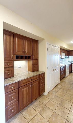 1359 Lake Shore Drive, Brooklyn, MI 49230