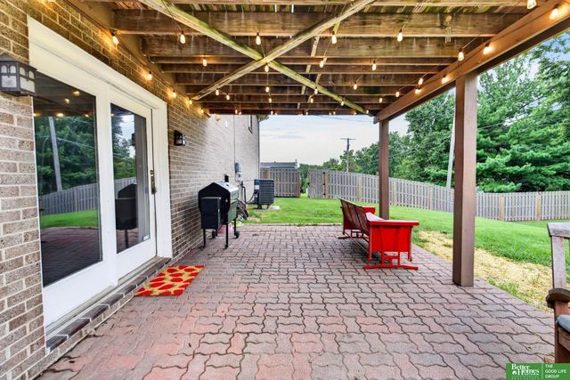 2610 N 138 Street, Omaha, NE 68164