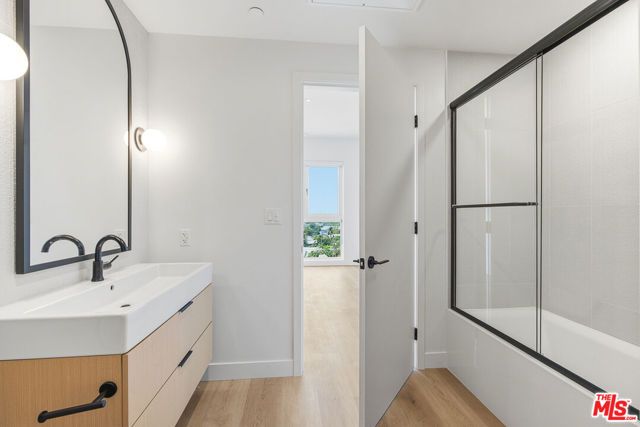 3555 Overland Avenue 613, Los Angeles, CA 90034
