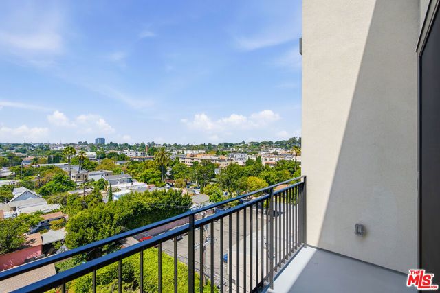 3555 Overland Avenue 613, Los Angeles, CA 90034