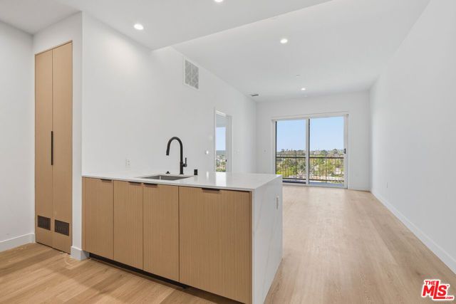 3555 Overland Avenue 613, Los Angeles, CA 90034