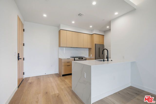 3555 Overland Avenue 613, Los Angeles, CA 90034