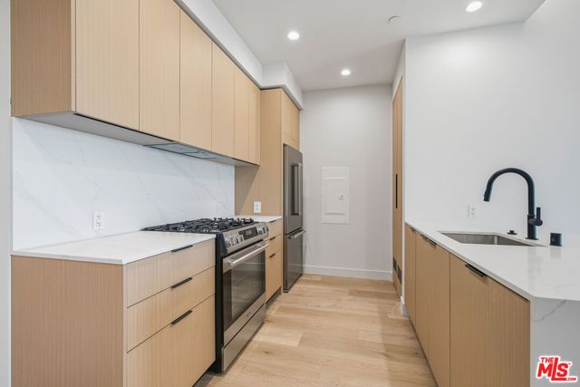 3555 Overland Avenue 613, Los Angeles, CA 90034