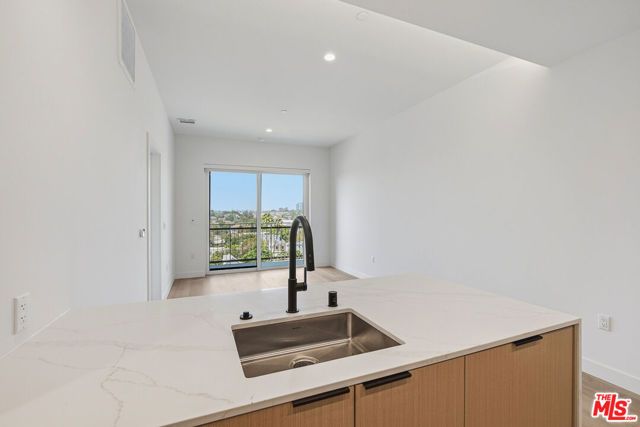 3555 Overland Avenue 613, Los Angeles, CA 90034