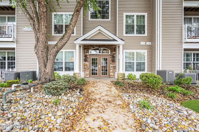 589 St Andrews Place, Manalapan, NJ 07726