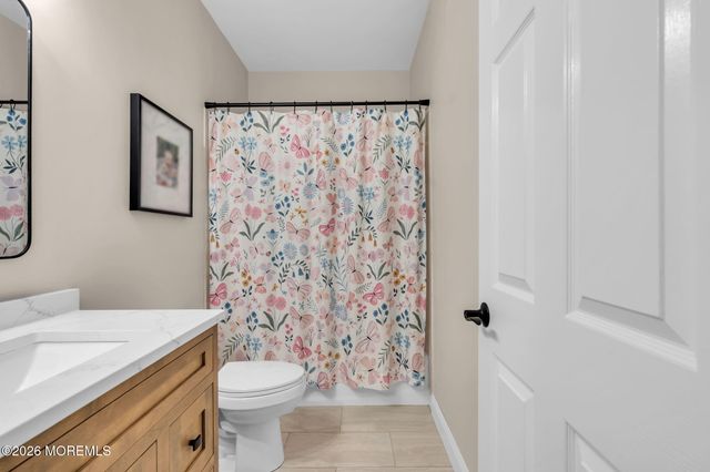589 St Andrews Place, Manalapan, NJ 07726