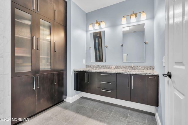 589 St Andrews Place, Manalapan, NJ 07726