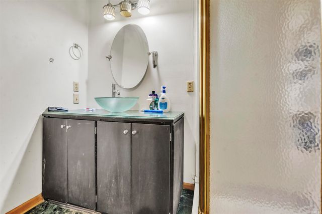 8934 Stoneridge Court, Fort Wayne, IN 46825