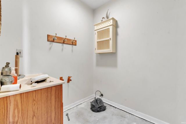 8934 Stoneridge Court, Fort Wayne, IN 46825