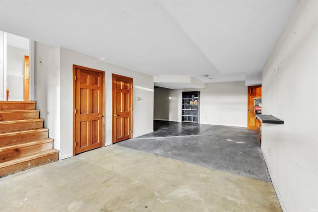 8934 Stoneridge Court, Fort Wayne, IN 46825