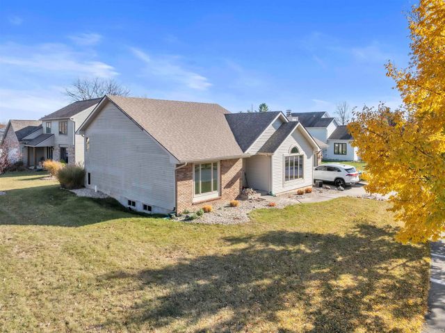 8934 Stoneridge Court, Fort Wayne, IN 46825