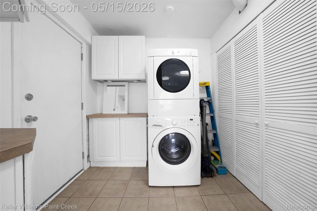 140 W Garfield Avenue, Hazel Park, MI 48030