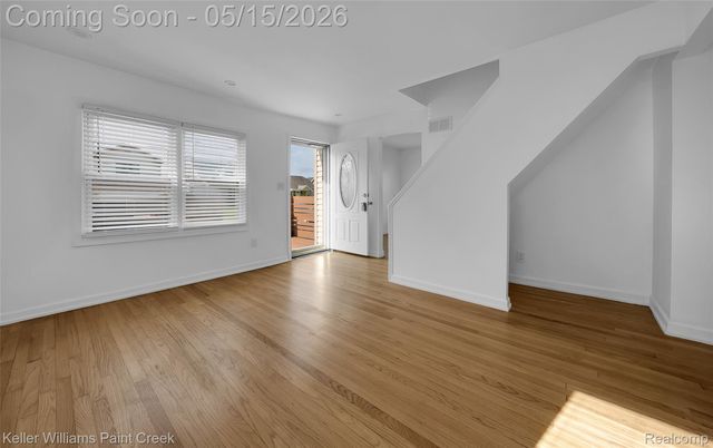 140 W Garfield Avenue, Hazel Park, MI 48030