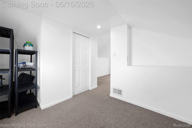 140 W Garfield Avenue, Hazel Park, MI 48030