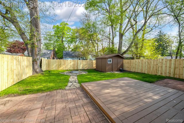 140 W Garfield Avenue, Hazel Park, MI 48030