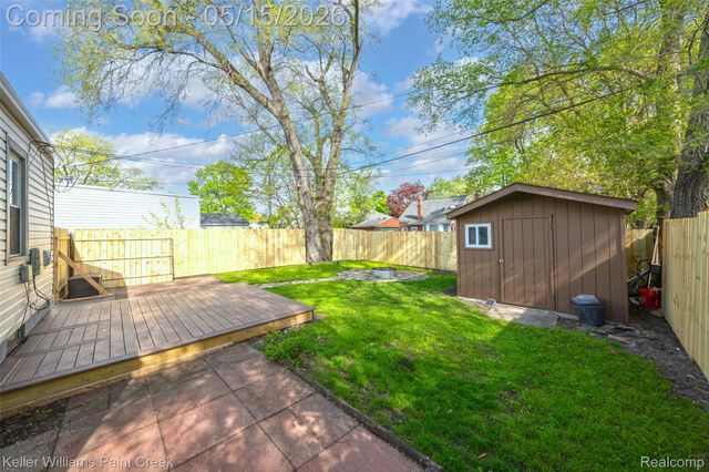 140 W Garfield Avenue, Hazel Park, MI 48030