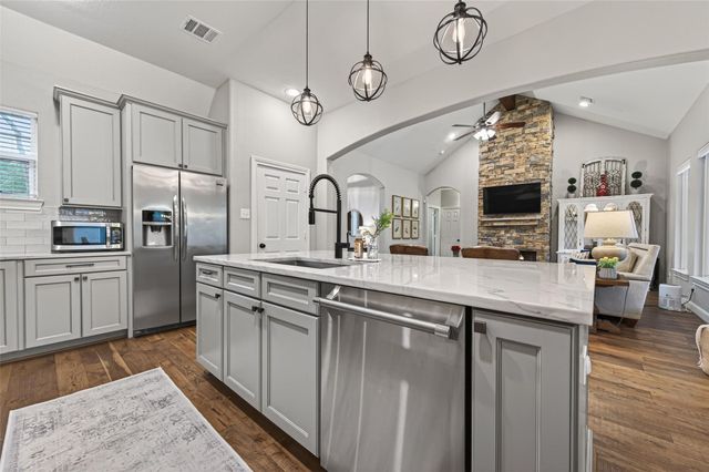 12969 Shady Woods Court, Montgomery, TX 77316