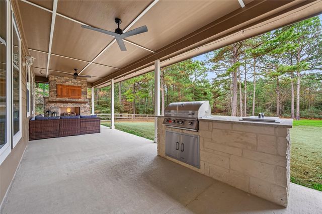 12969 Shady Woods Court, Montgomery, TX 77316