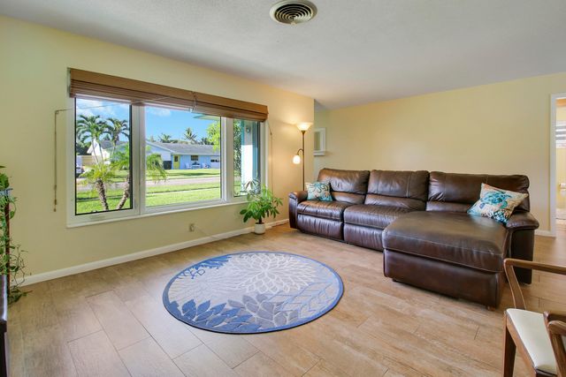 60 Camelia Circle, Tequesta, FL 33469