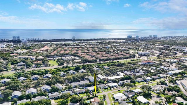 60 Camelia Circle, Tequesta, FL 33469