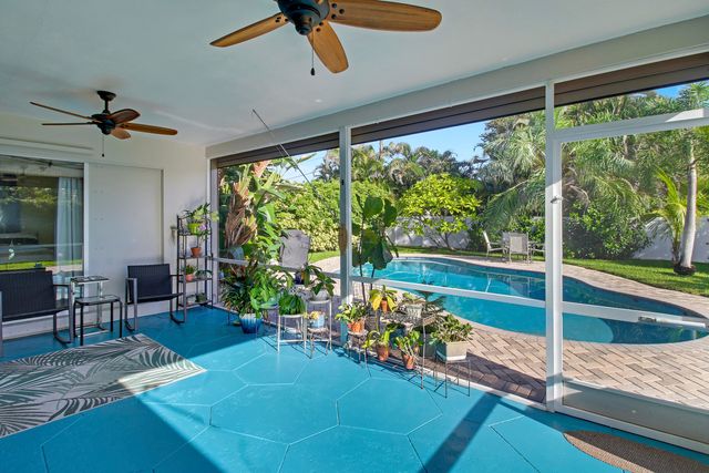 60 Camelia Circle, Tequesta, FL 33469